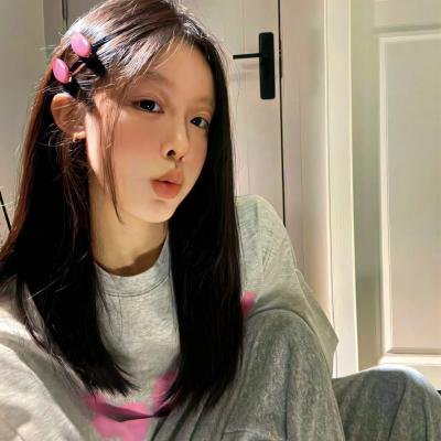 号舱房的女人